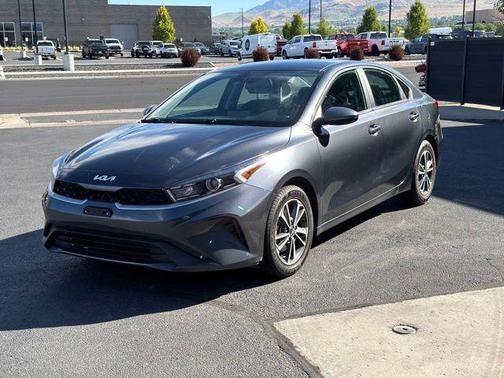 Gravity Gray 2024 Kia Forte LXS