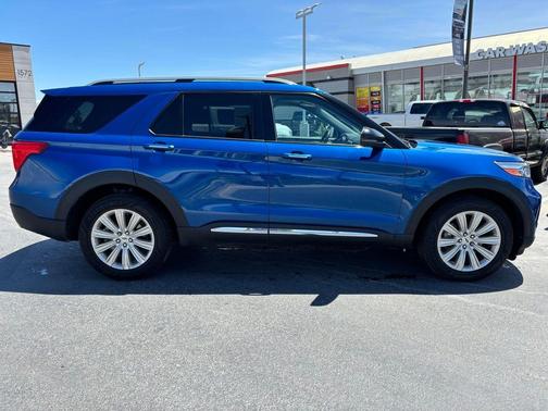 Blue 2022 Ford Explorer Limited