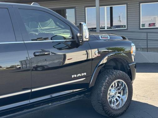 Diamond Black Crystal Pearlcoat 2023 RAM 3500 Limited Mega Cab 4x4 6'4' Box