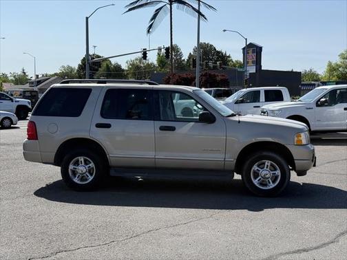 2004 Ford Explorer XLT