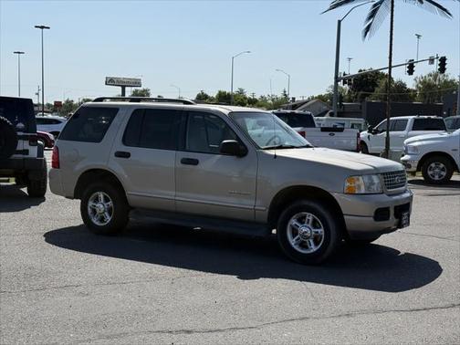 2004 Ford Explorer XLT