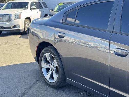 2016 Dodge Charger SE