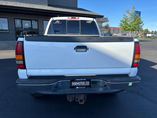 Olympic White 2004 GMC Sierra 2500 SLE H/D Crew Cab
