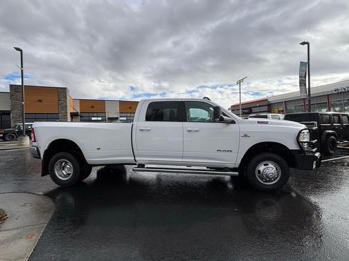 2020 RAM 3500 Big Horn Crew Cab 4x4 8' Box