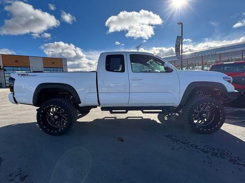 2016 Toyota Tacoma TRD Sport