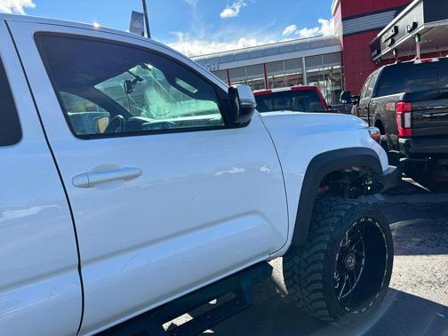 2016 Toyota Tacoma TRD Sport