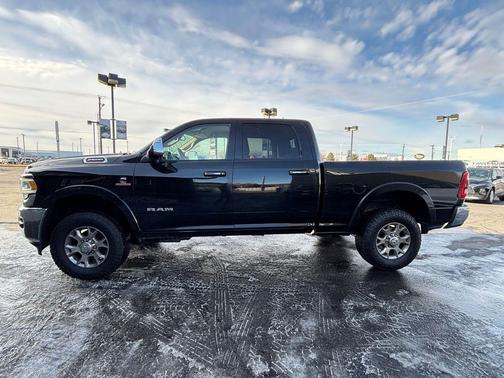 2019 RAM 2500 Laramie Crew Cab 4x4 6'4' Box