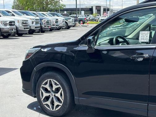 Crystal Black Silica 2021 Subaru Forester Premium