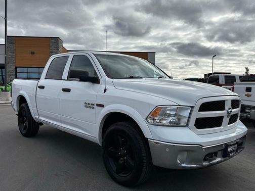 2016 RAM 1500 SLT