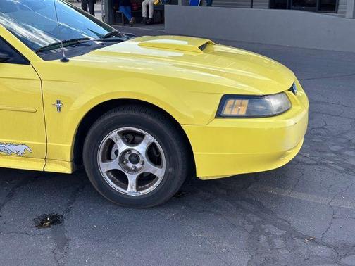 2003 Ford Mustang Base