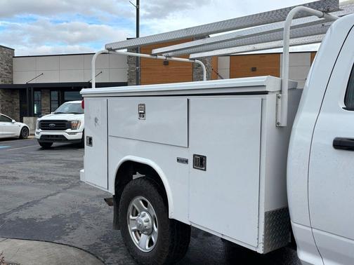 2017 RAM 2500 Tradesman Regular Cab 4x4 8' Box