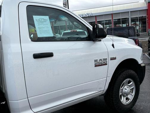 2017 RAM 2500 Tradesman Regular Cab 4x4 8' Box