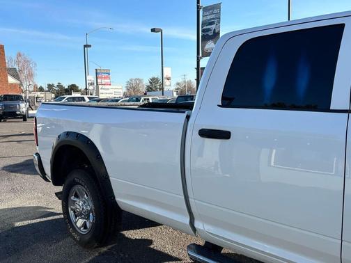 2021 RAM 2500 Tradesman Crew Cab 4x4 8' Box