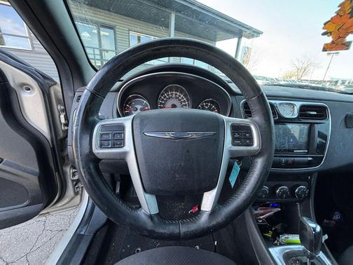 2013 Chrysler 200 Touring
