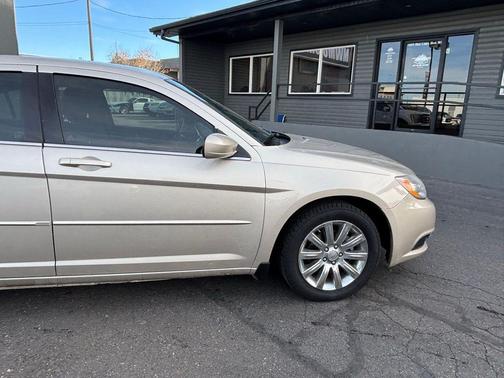2013 Chrysler 200 Touring