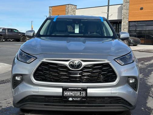 2022 Toyota Highlander LE