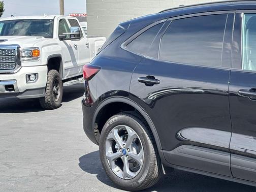Black Metallic 2025 Ford Escape ST-Line Select