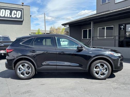 Black Metallic 2025 Ford Escape ST-Line Select
