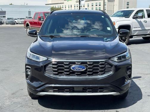 Black Metallic 2025 Ford Escape ST-Line Select