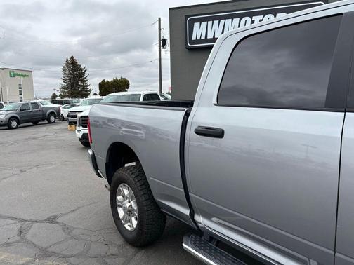 2024 RAM 2500 Big Horn Crew Cab 4x4 6'4' Box