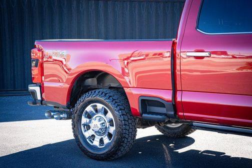 Rapid Red Metallic Tinted Clearcoat 2023 Ford F-350 King Ranch