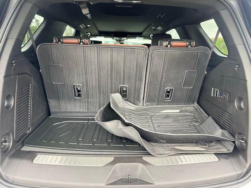 White Frost Tri-Coat 2024 GMC Yukon Denali Ultimate