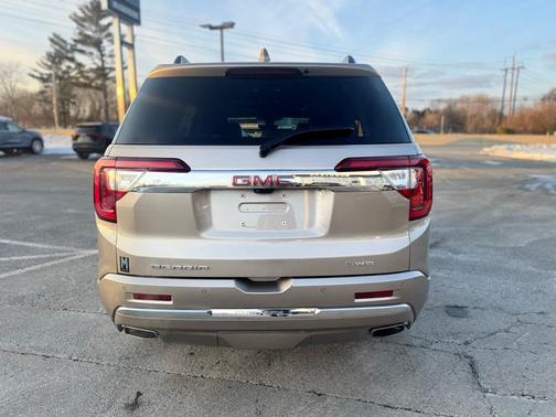 2022 GMC Acadia Denali