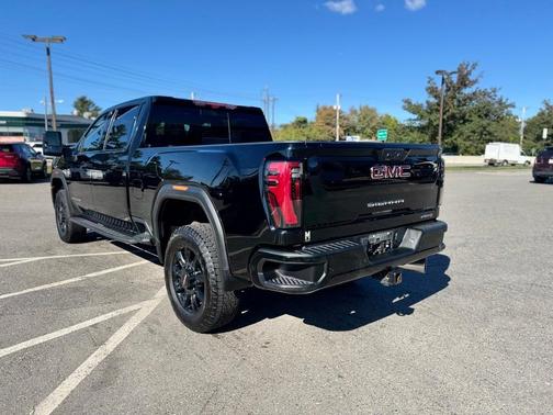 2024 GMC Sierra 2500 AT4