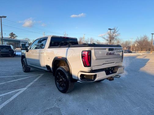 2024 GMC Sierra 2500 AT4