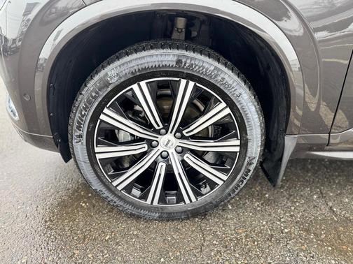 2024 Volvo XC90 B6 Plus Bright Theme 7-Seater