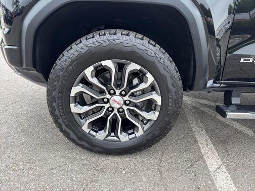 Onyx Black 2026 GMC Canyon Denali