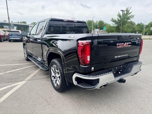 Onyx Black 2023 GMC Sierra 1500 SLT
