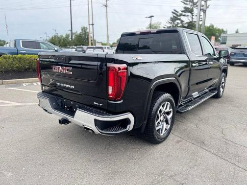 Onyx Black 2023 GMC Sierra 1500 SLT