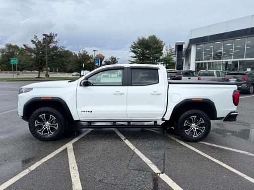 2024 GMC Canyon AT4