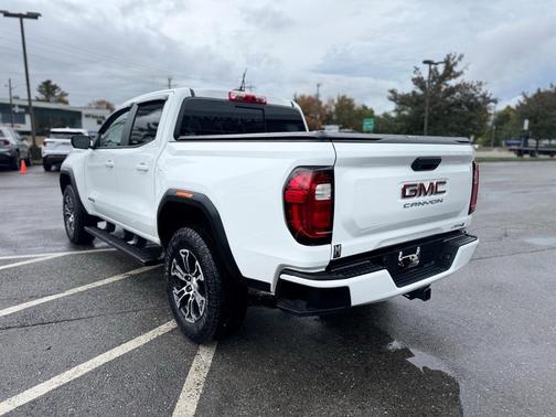 2024 GMC Canyon AT4