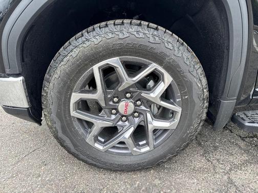 Onyx Black 2026 GMC Sierra 1500 SLT