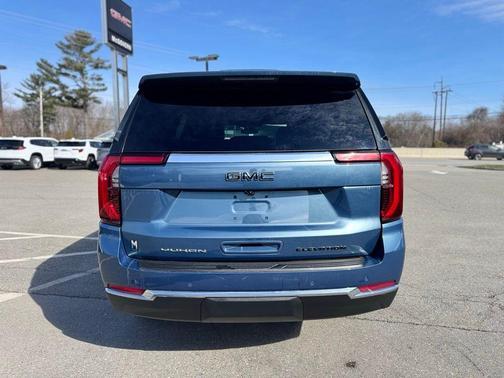 2025 GMC Yukon Elevation