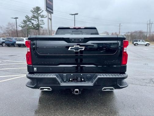 Black 2024 Chevrolet Silverado 1500 High Country