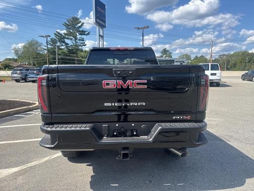 2025 GMC Sierra 2500 AT4