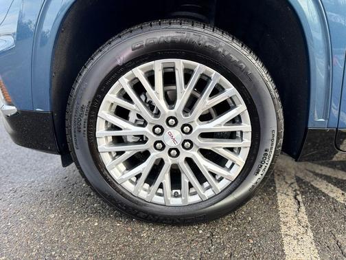 Metallic 2024 GMC Acadia Denali