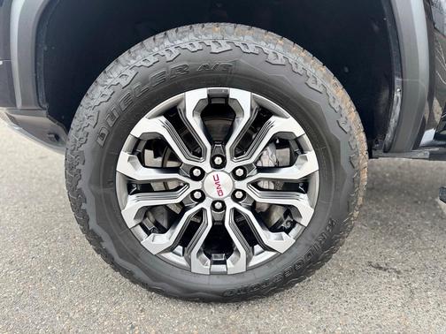 2024 GMC Canyon Denali