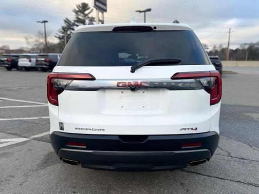 2021 GMC Acadia AT4