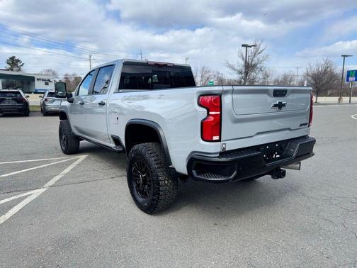 Slate Gray Metallic 2025 Chevrolet Silverado 2500 ZR2