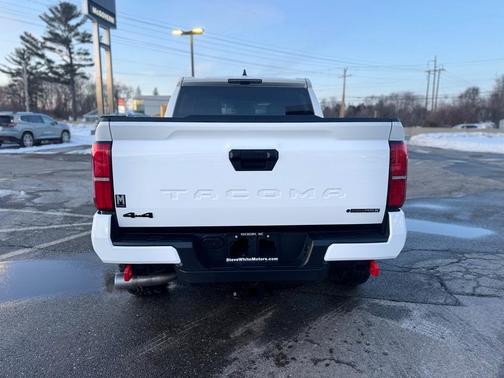 2024 Toyota Tacoma Hybrid TRD