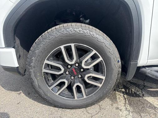 Summit White 2026 GMC Sierra 1500 AT4