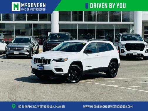 White 2023 Jeep Cherokee Altitude Lux