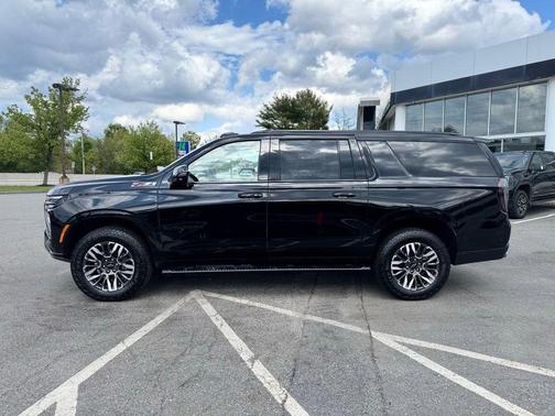 Black 2026 Chevrolet Suburban Z71