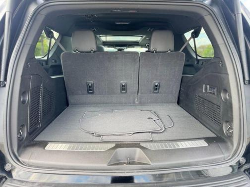 Black 2026 Chevrolet Suburban Z71