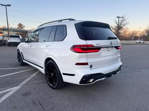 2023 BMW X7 xDrive40i