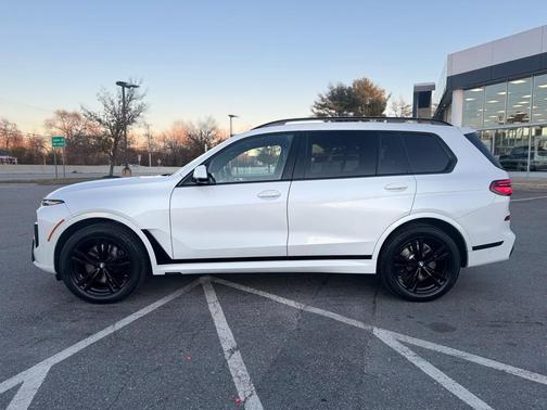 2023 BMW X7 xDrive40i